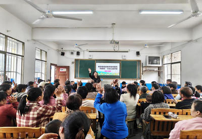 新邵縣家庭教育指導(dǎo)服務(wù)“向陽(yáng)花”行動(dòng)公益講座走進(jìn)龍溪鋪鎮(zhèn)，點(diǎn)亮鄉(xiāng)村家庭教育之光